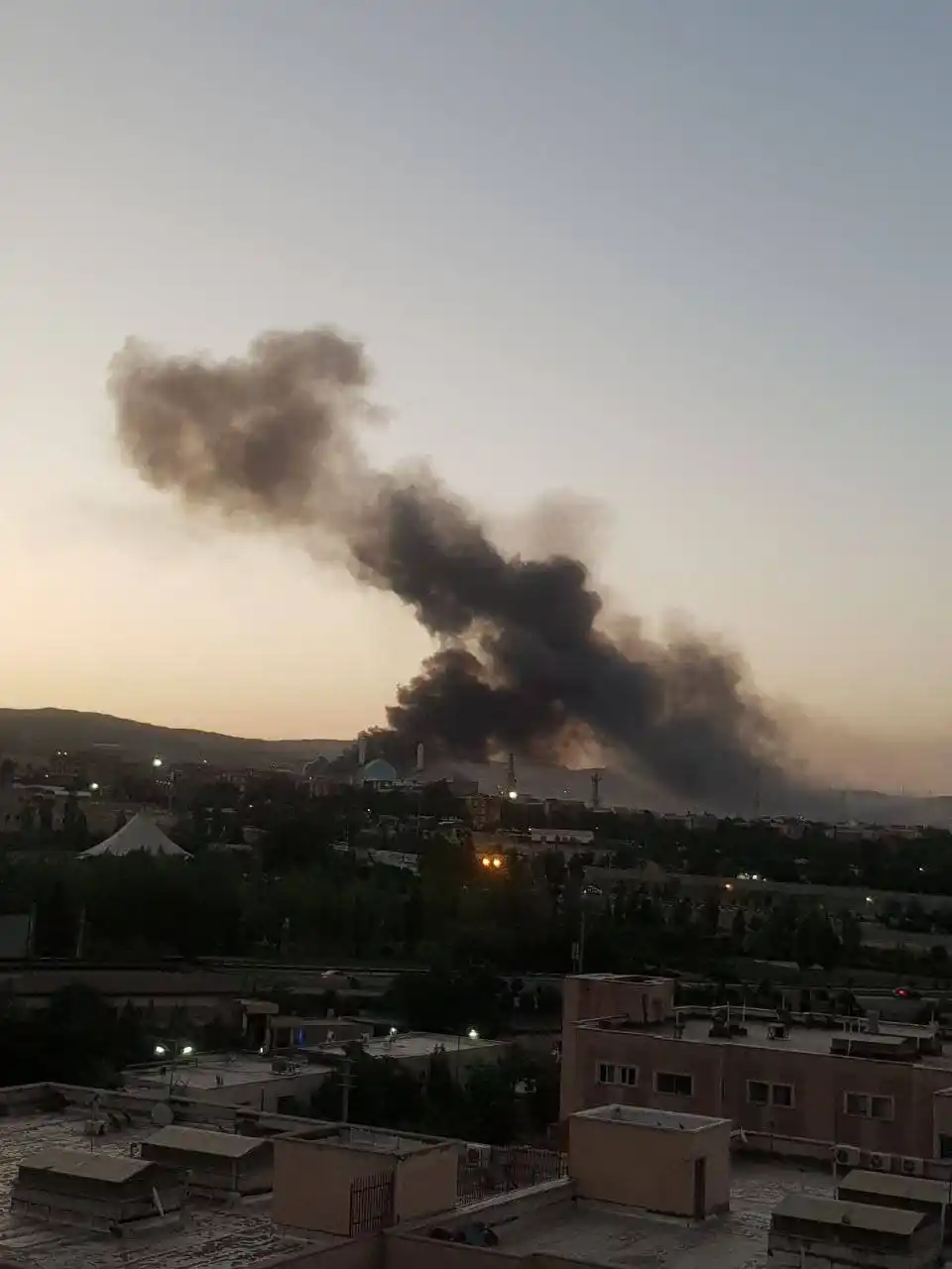 Image from شبكة الريدة الآن الإخبارية: 🔴 *عاجل | رويترز عن نور نيوز: سماع انفجار في شرق العاصمة الإيرانية ...