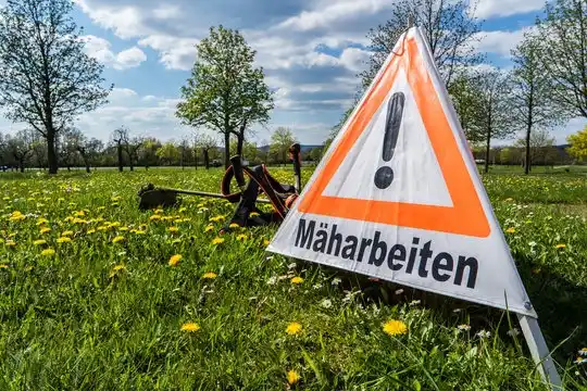 Image from Brachbach / Sieg: ‼ Am *Montag, 02.06. und Dienstag 03.06.* kann auf dem Parkstreifen zw...