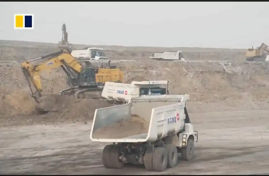 Image from Reality 24: 🇨🇳⚡️La Chine a lancé la plus grande flotte de camions miniers sans p...