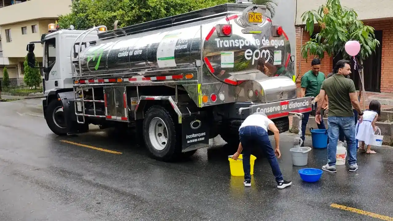 Image from Hora 13 Noticias: *EPM anuncia cortes de agua en Medellín, Bello y Rionegro: estos son l...