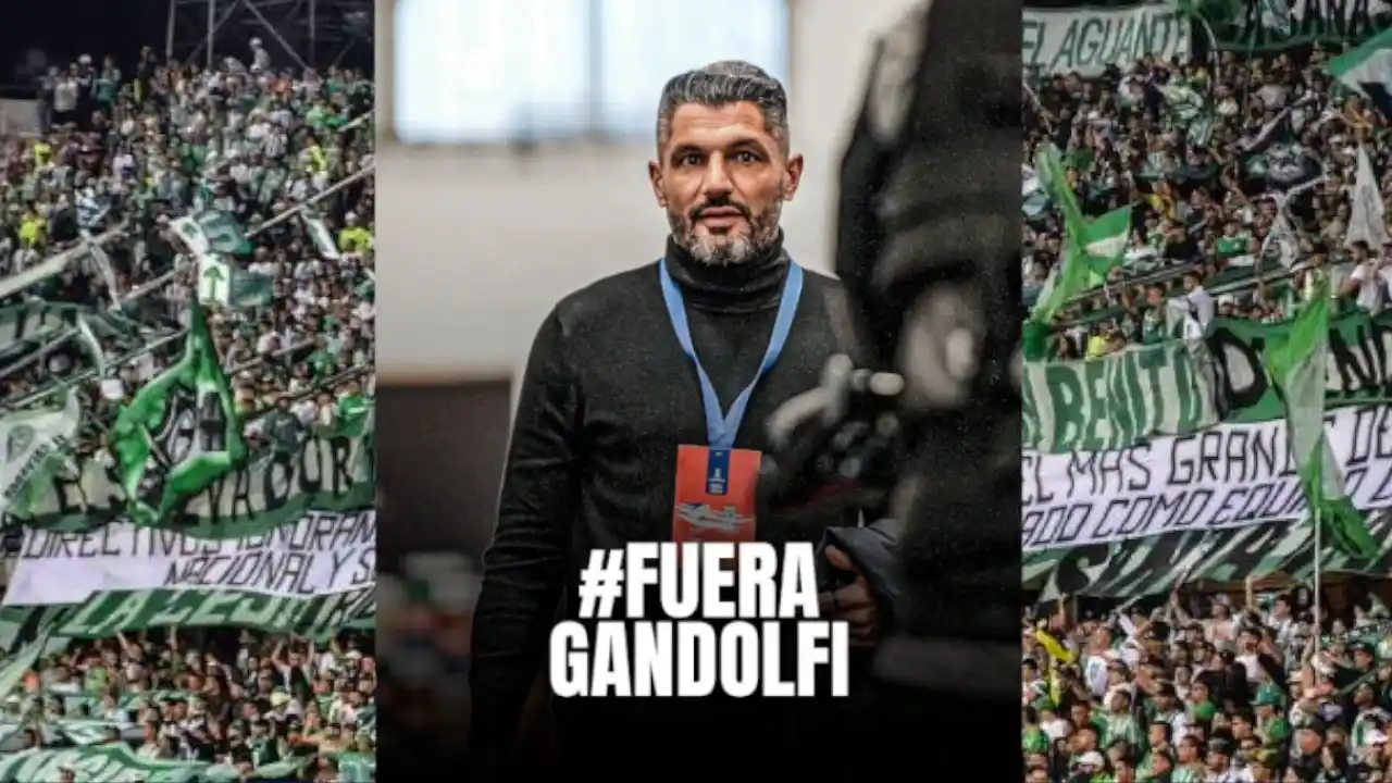 Image from Hora 13 Noticias: *«Fuera Gandolfi»: Hinchada verdolaga «se mamó», indignados tras nueva...