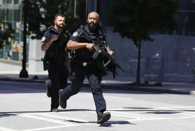 Image from Affaritaliani.it: *Usa, preso il presunto killer di Minneapolis che ha ucciso una parlam...