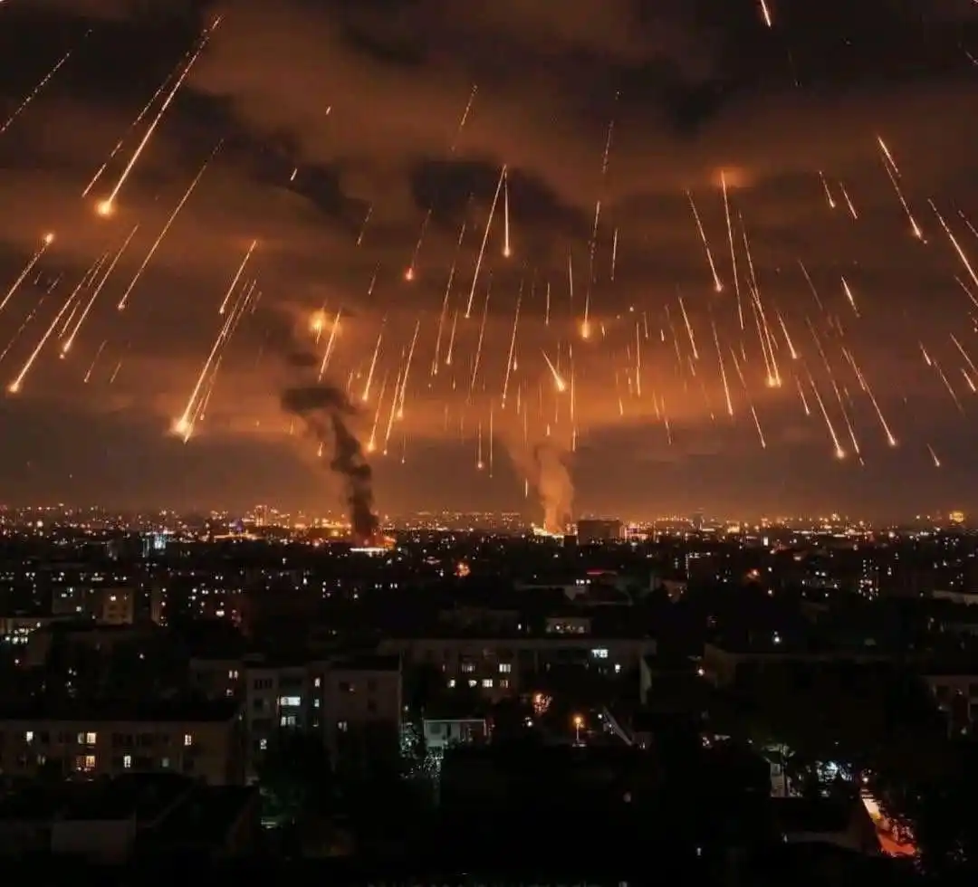 Image from Iyi si WhatsApp Channel by pr Hakizimana Maurice : Ce monde|| L’Iran frappe la centrale électrique de Hadera et la réside...