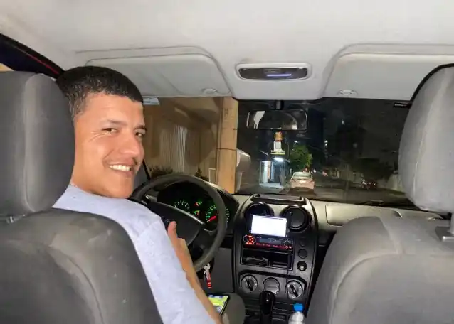 Image from g1 Triângulo: 👮🏾‍♂️ Com sonho de ser PRF, motorista de aplicativo aproveita pausas...
