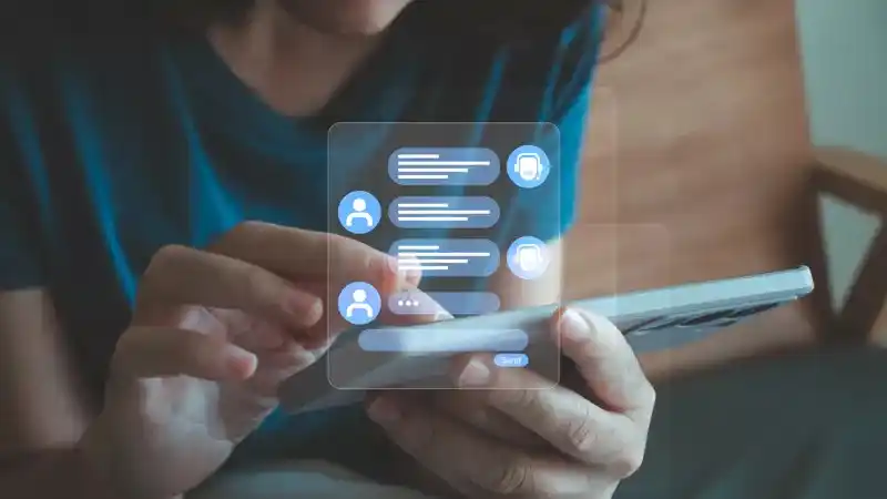 Image from VRT NWS: Steeds meer mensen gebruiken AI-chatbots, als Chat GPT en Gemini, om t...