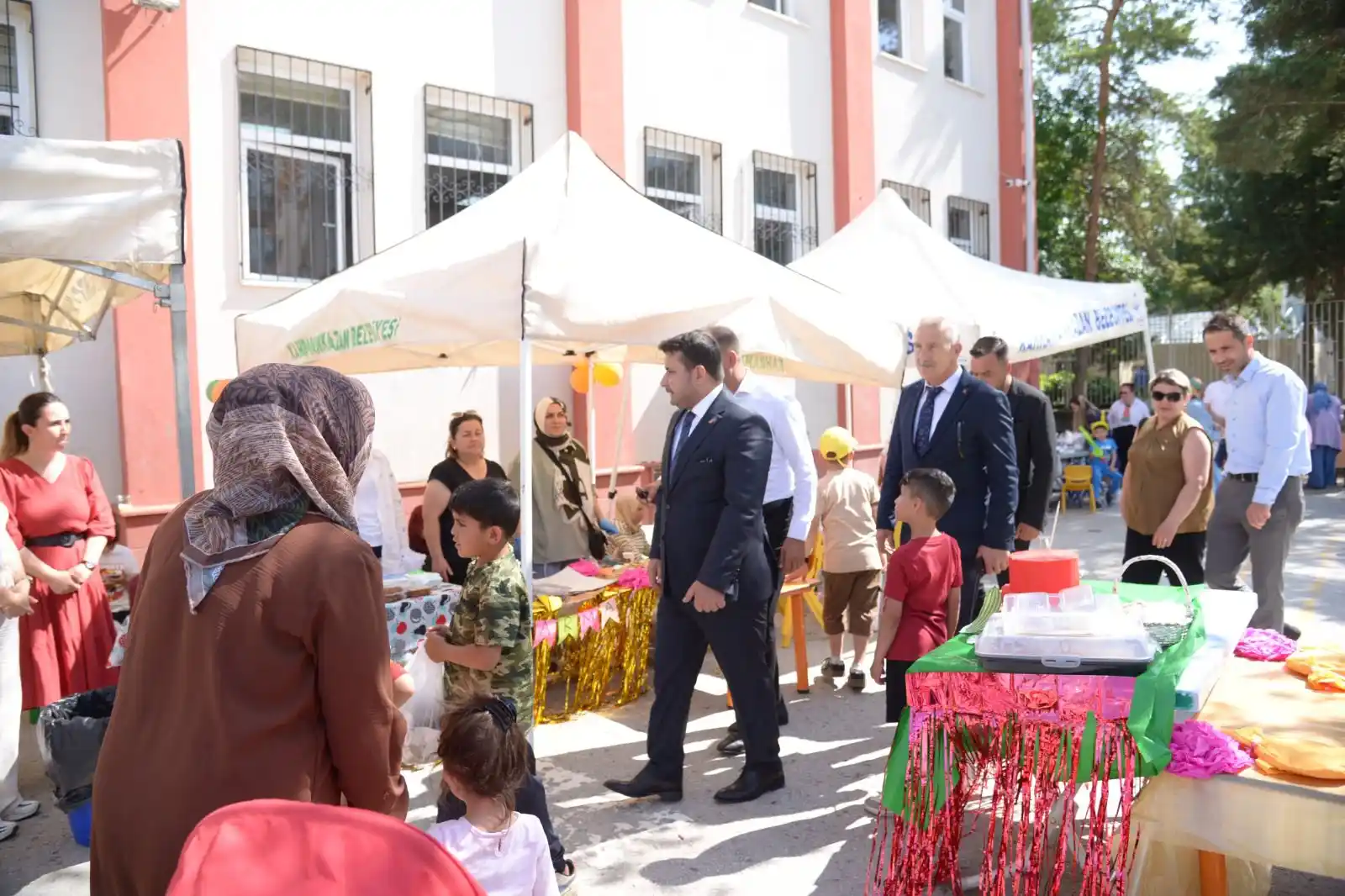 Image from Kahramankazan Belediyesi : Belediye Başkanımız Sn. Selim Çırpanoğlu, Mehmet Akif Ersoy İlkokulu’n...