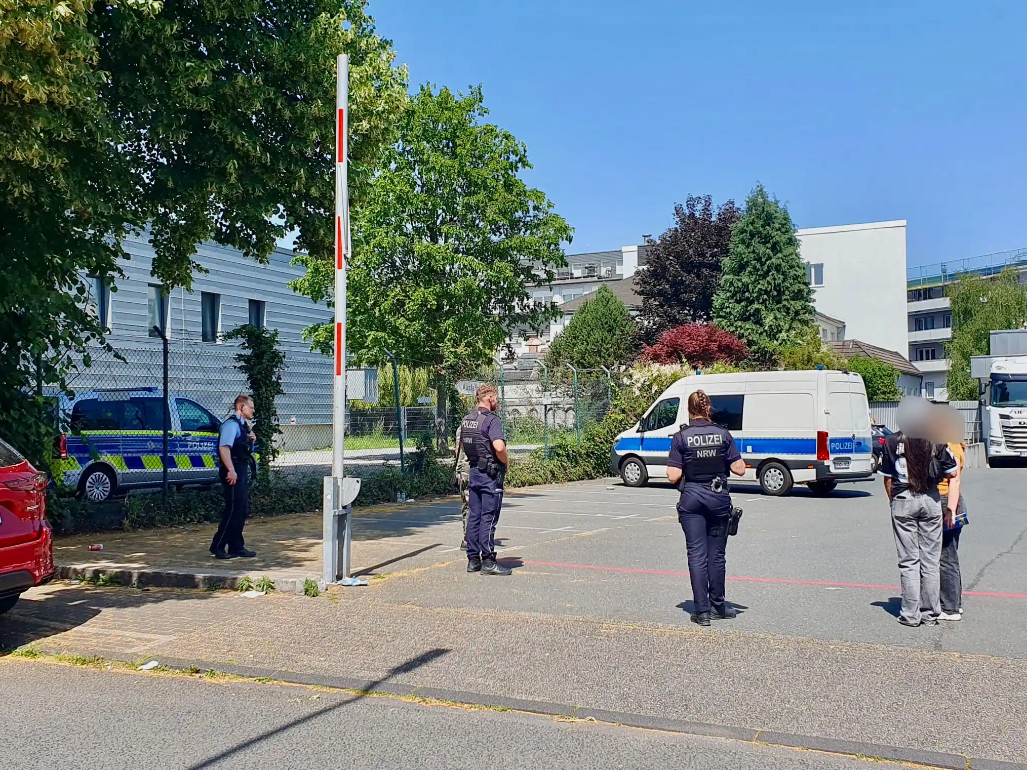 Image from Bergische Blaulichtnews: ++ Messerangriff in Barmen ++ Nach einer Auseinandersetzung zwischen ...