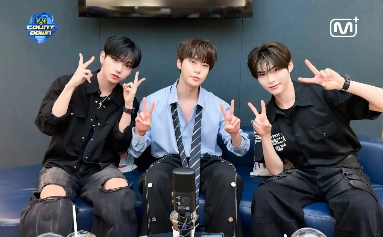 Image from 𝐁𝐎𝐘𝐍𝐄𝐗𝐓𝐃𝐎𝐎𝐑 𝐔𝐏𝐃𝐀𝐓𝐄: ╴꒰ NEW UPDATE ꒱╶  📸 250619 | Mnet Mcountdown ‘Daechinso Live’ Behind ...