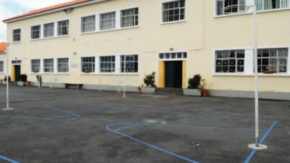 Image from DIÁRIO Madeira: 🔙 *Canal Memória*, 18 de Junho de 2015 *Governo encerrou creche ‘O P...
