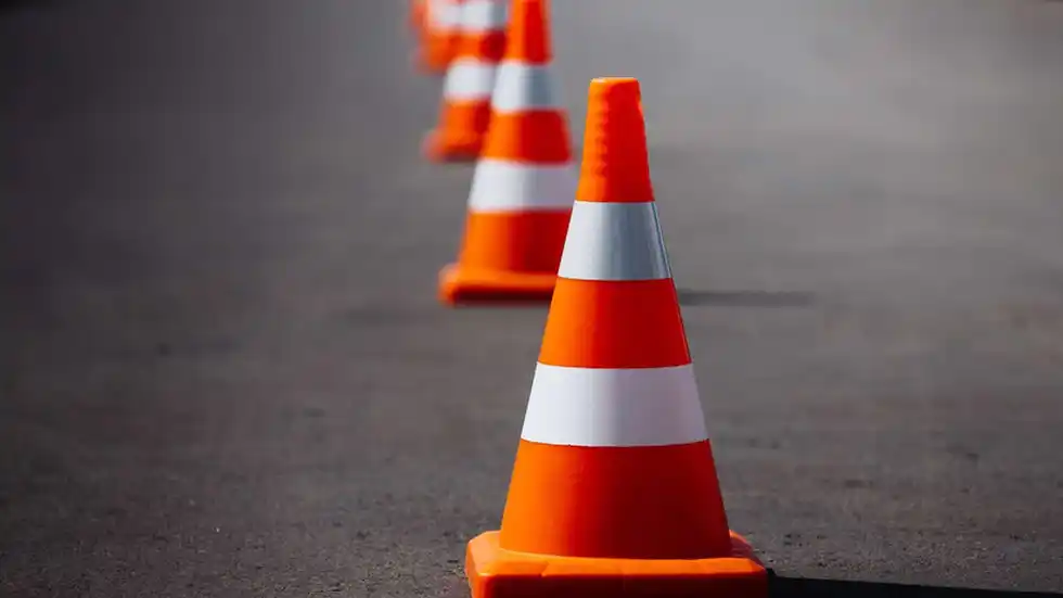 Image from DIÁRIO Madeira: 🔴 CASOS DO DIA  *Obras encerram estrada na freguesia de Gaula* ⚠️ htt...