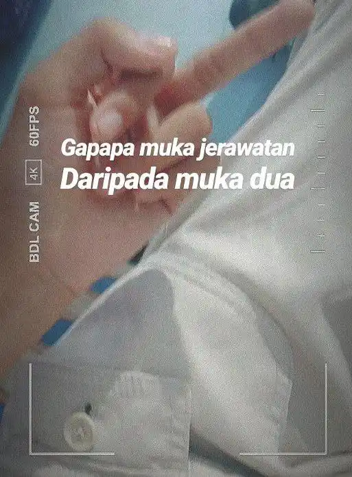 Image from music trend: Kalau ada jerawat kamu insecure ga? 🪞 banget min, bercermin aja malas...