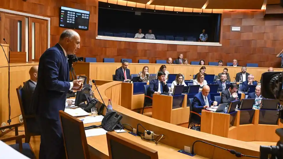 Image from DIÁRIO Madeira: 🟢 ORÇAMENTO REGIONAL 🔍 Educação, Ciência e Tecnologia *JPP pede m...