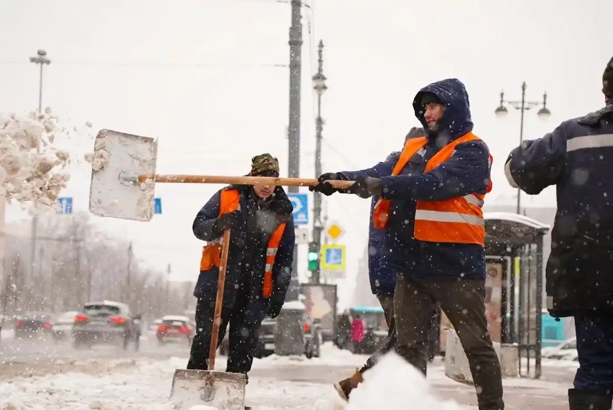 Image from Migrant.uz: *Санкт-Петербург демографиясини мигрантлар қутқармоқда* Санкт-Петербу...