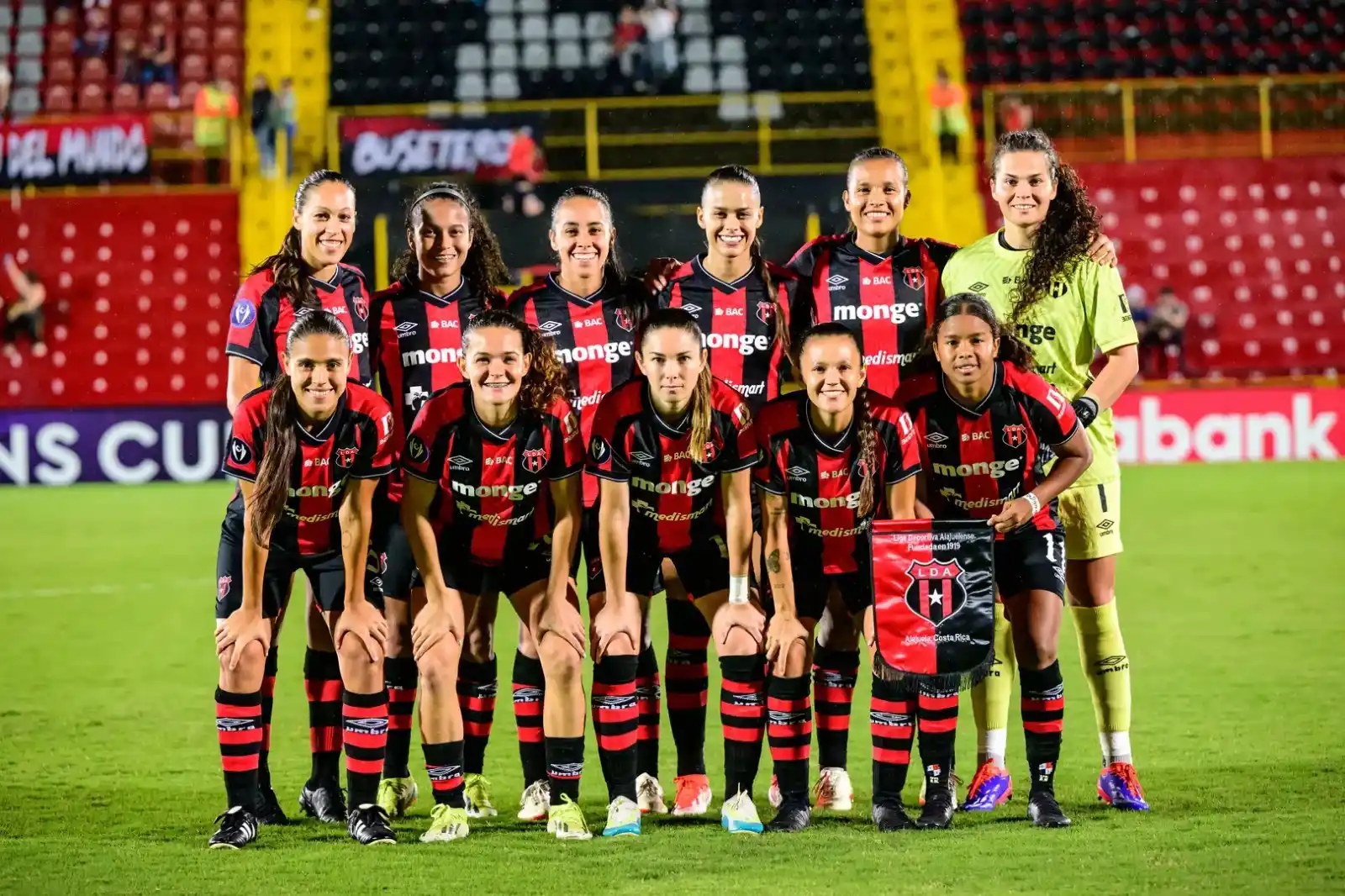 Image from Just Soccer Costa Rica : 🎯 | 𝐈𝐍𝐓𝐄𝐑𝐂𝐋𝐔𝐁𝐄𝐒 𝐔𝐍𝐂𝐀𝐅: 𝐀𝐥𝐚𝐣𝐮𝐞𝐥𝐞𝐬𝐞 𝐬𝐞 𝐚𝐥...