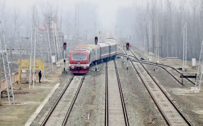 Image from Kashmir Watcher: JammuAndKashmir cherries will be transported by train to Mumbai for th...