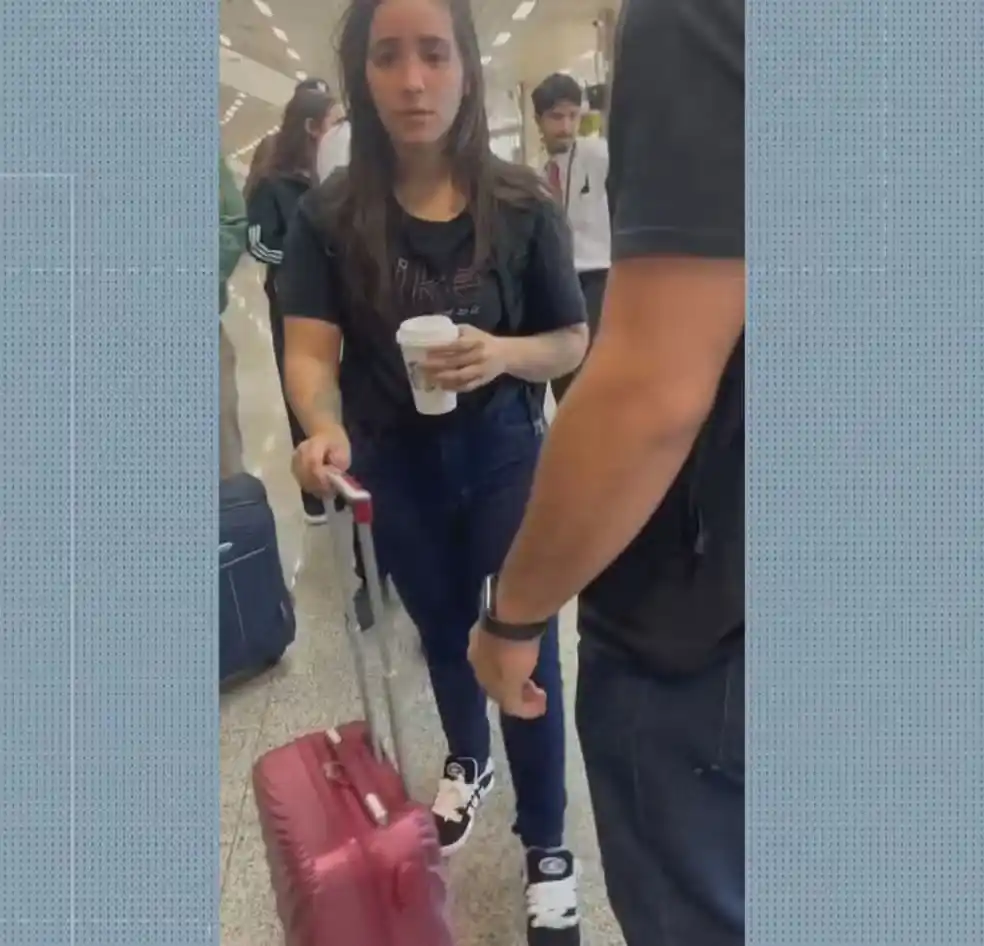 Image from g1: Mulher é presa por roubar cartões do namorado e dos sogros; ela começa...