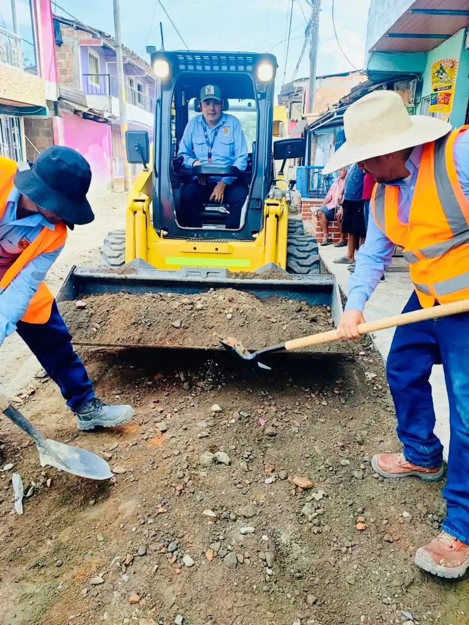 Image from Alcaldía de Pereira : BIENESTAR EN MARCHA: MEJORANDO CALLES EN EL AZUFRAL Y BELLA VISTA  👷�...
