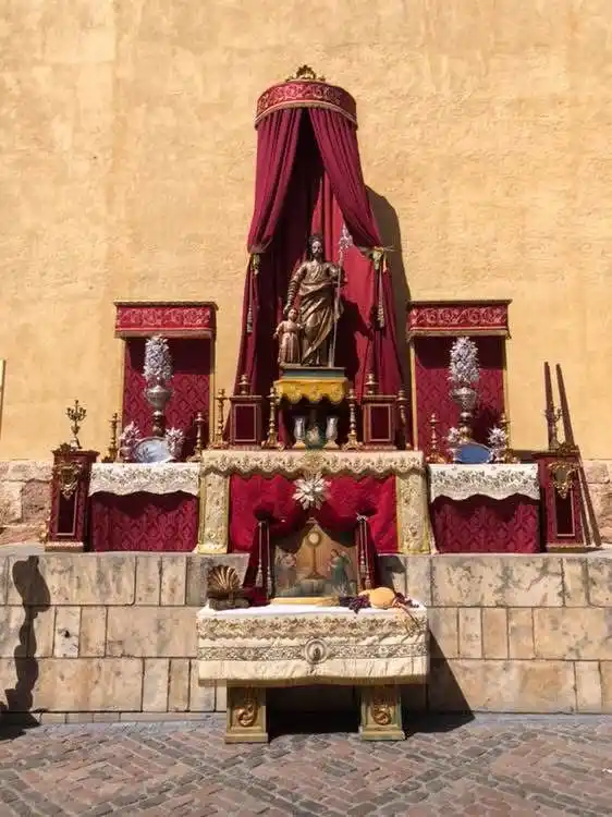 Image from Sentir Cofrade de PTV Córdoba : Conoce los altares que montarán las hermandades en honor al paso del S...