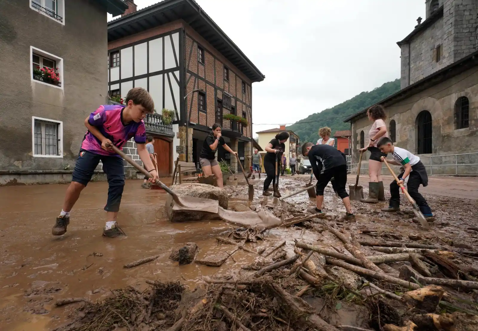 Image from El Diario Vasco: Egun on! Buenos días. Así se presenta el día:   👉 Alcaldes de municip...