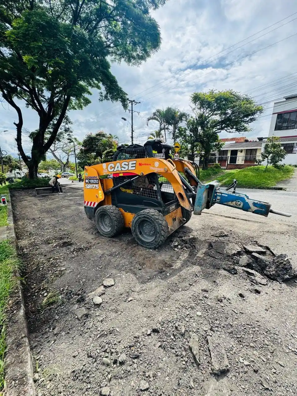 Image from Alcaldía de Pereira : INICIARON INTERVENCIONES DE MANTENIMIENTO VIAL EN VILLA DEL PRADO    �...