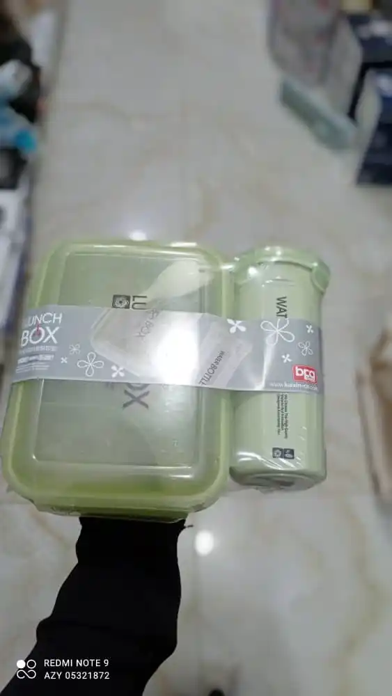 عزيز مول للأزياء post