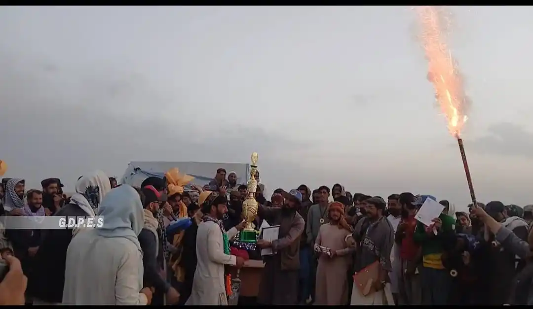 Image from د المپیک، بدني روزنې او ورزش عمومي ریاست: پکتيکا؛ مټاخان ولسوالۍ کې د ۴۰ لوبډلو ترمنځ د ټېپ بال کرکټ سيالۍ پای ت...