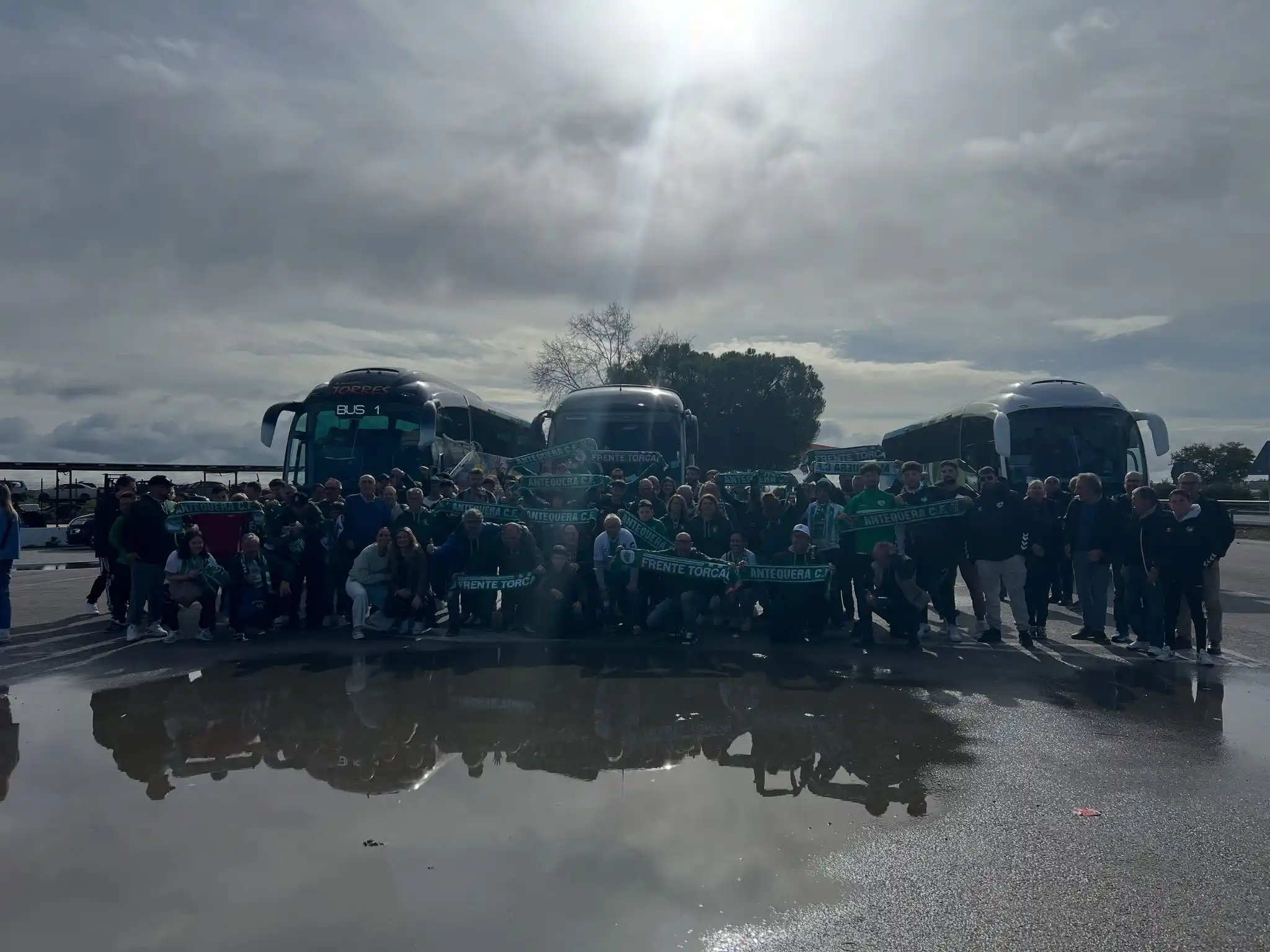 Image from El Córner Blanquiverde: 🚨 2️⃣0️⃣0️⃣ aficionados del Antequera CF estarán presentes en las gra...