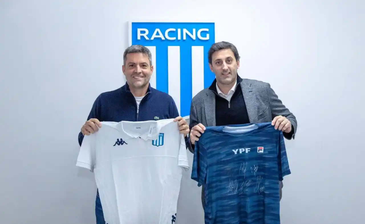 Image from Racing Club: 🎾🎓 Diego Milito y Agustin Calleri mantuvieron un cálido encuentro en...
