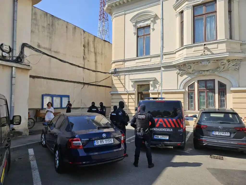 Image from Ziarul de Iași: EXCLUSIV Lista „pensionarilor” din cauza cărora mascații antitero au r...