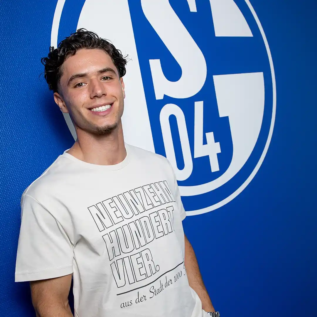 Image from FC Schalke 04: Herausragende Laufstärke für Königsblau: Soufiane El-Faouzi wechselt v...