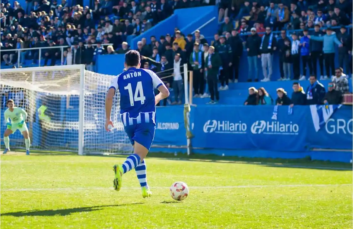 Image from El Córner Blanquiverde: 🚨 Informa @__AngelGarcia__ (cazurreando)que el Antequera CF habría fi...