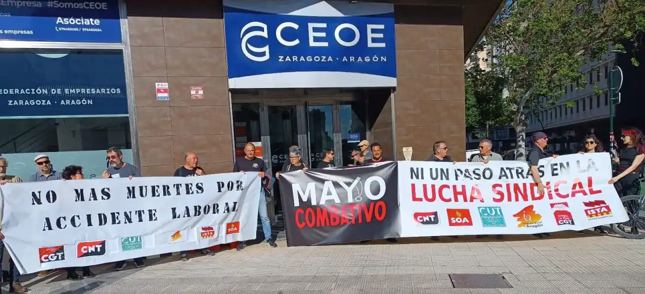 Image from ARAINFO: Nueva protesta de CGT, CNT, CUT, IA, ISTA y SOA por una fallecida en e...