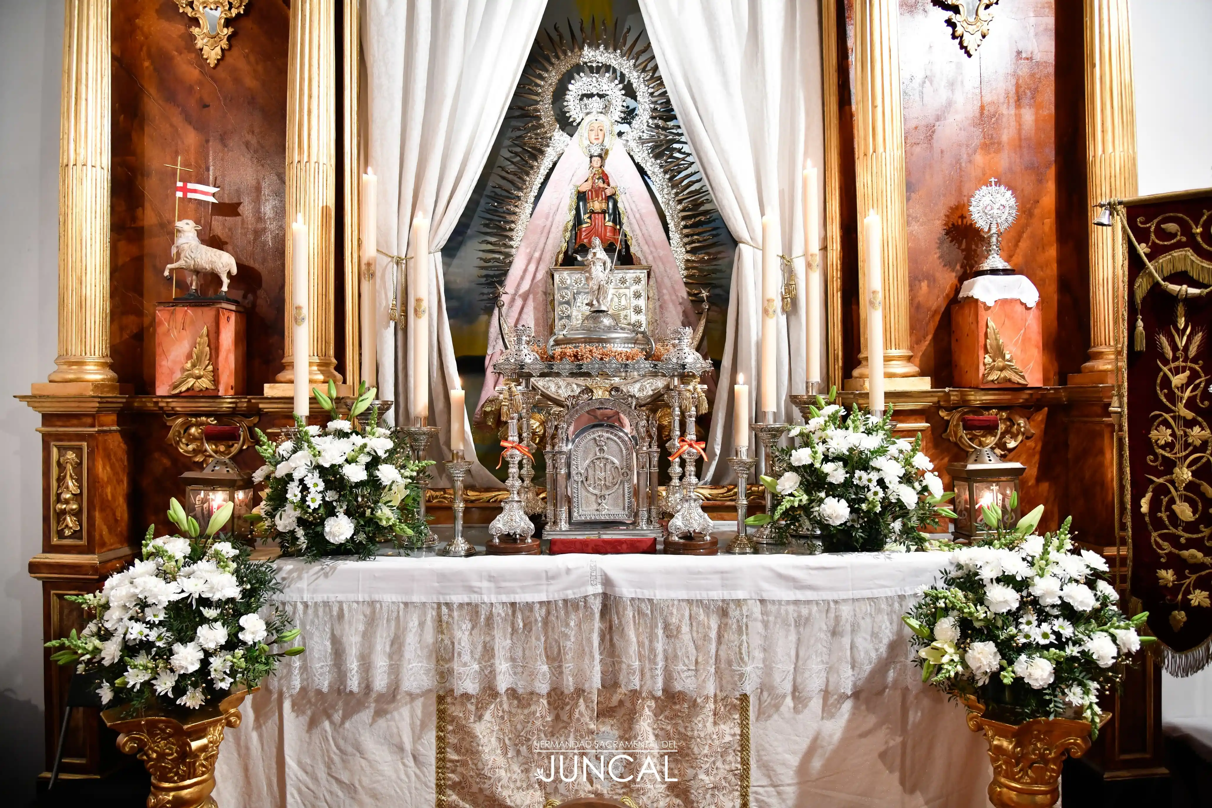 Image from Real Hermandad Sacramental del Juncal - Sevilla: ✨ Agradecer a nuestro equipo de priostía el montaje de este altar con ...
