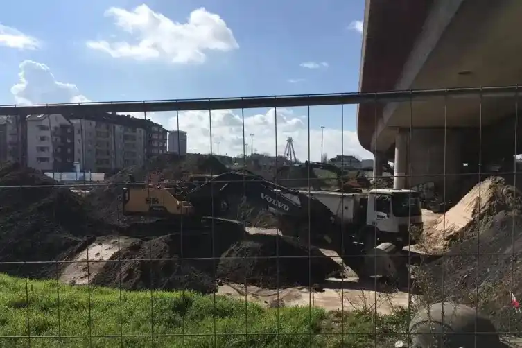 Image from Die RHEINPFALZ : 🚧👷🏻‍♀️ *Baustellentour durch Ludwigshafen* Zu seiner zweiten Stadtf...