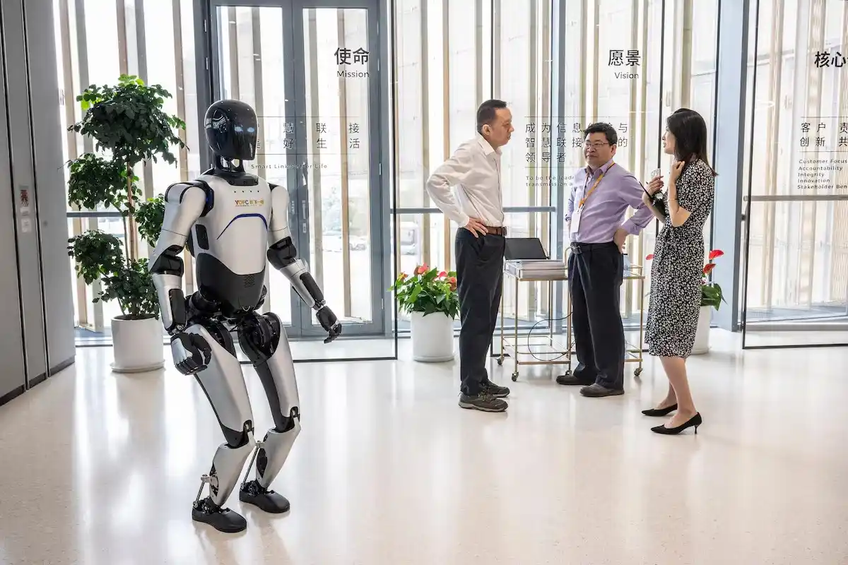 Image from ESTADÃO | Notícias do Brasil e do mundo: 🇨🇳 *NOVA ONDA DE PRODUTOS CHINESES* Itens chineses 'baratinhos' est...