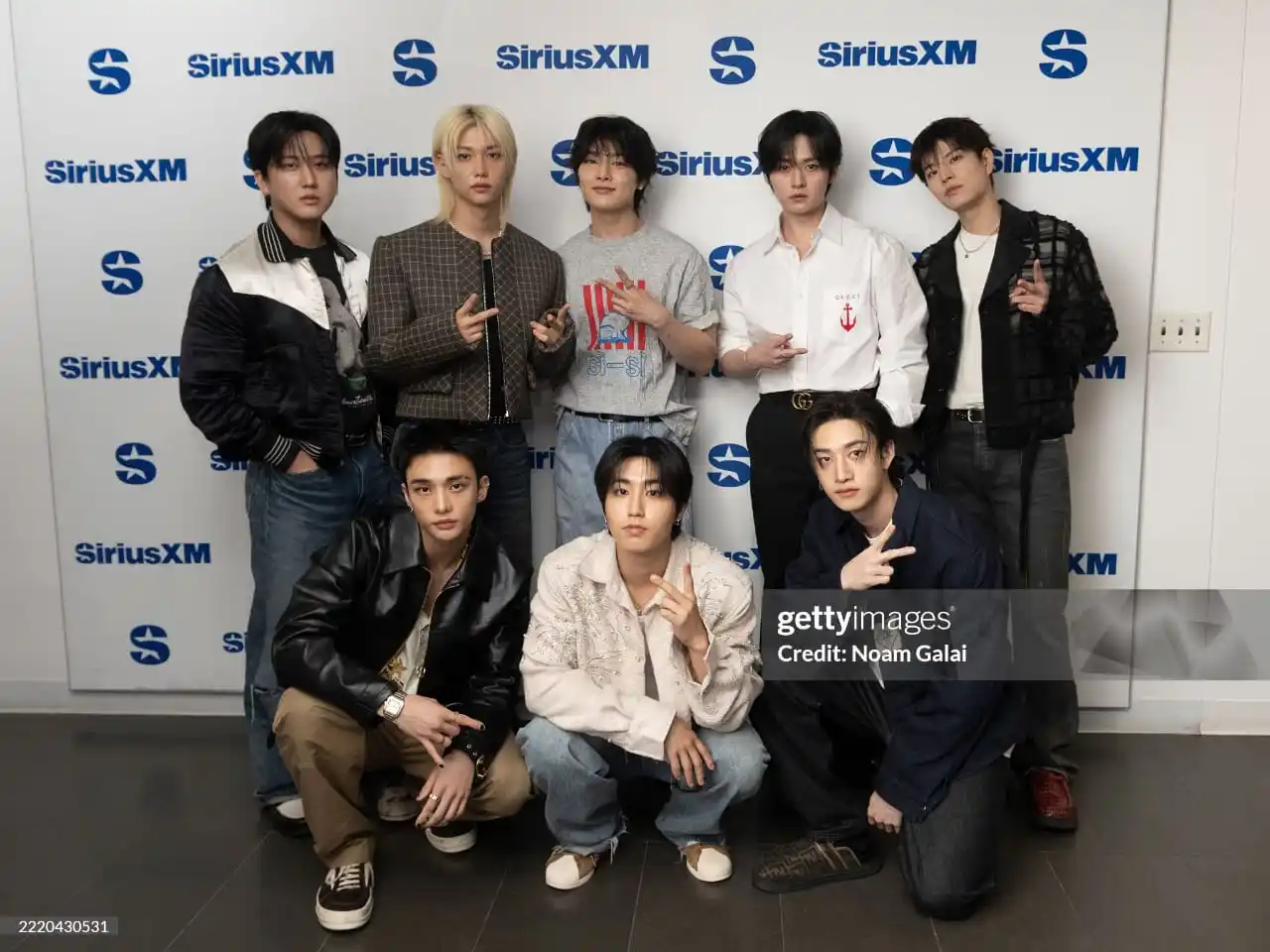 Image from SKZ 4TH GEN LEADERS | 𐙚 STRAY KIDS INFO: *📰 | FOTOGRAFÍAS DE STRAY KIDS EN LOS ESTUDIOS DEL PROGRAMA DE RADIO ...