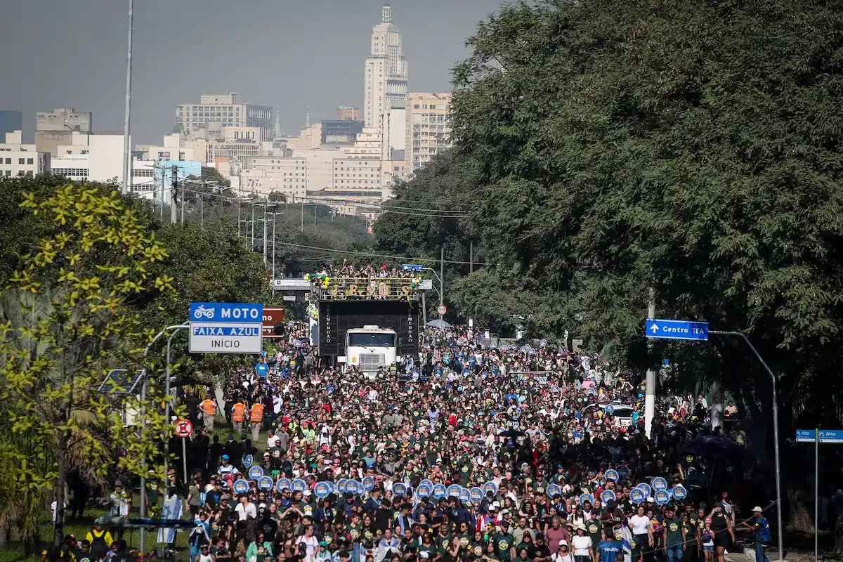 Image from ESTADÃO | Notícias do Brasil e do mundo: 🙏 *MARCHA PARA JESUS* Caminhada religiosa em SP reúne Tarcísio de Fr...