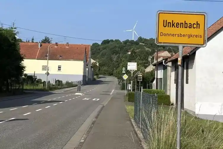Image from Die RHEINPFALZ : *Nach Tötungsdelikt in der Nordpfalz: Ein Dorf steht unter Schock* Fas...