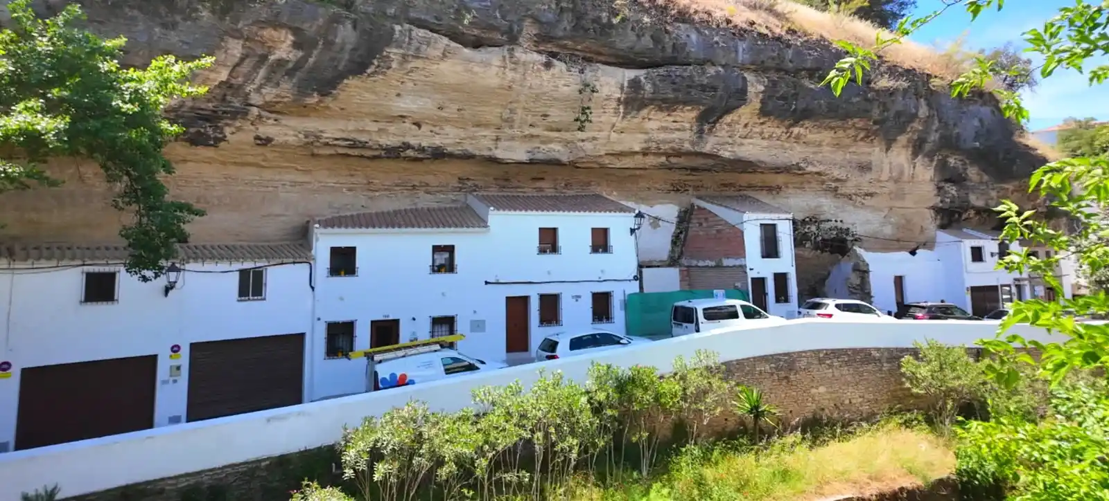 Image from teve2: Setenil de las Bodegas Köyü Bu hafta İspanya macerasına kaldığı yerde...