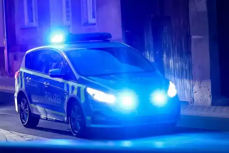 Image from Die RHEINPFALZ : 👮🏻♀️ *Tötungsdelikt in der Nordpfalz: Polizei nimmt 19-Jährigen fes...