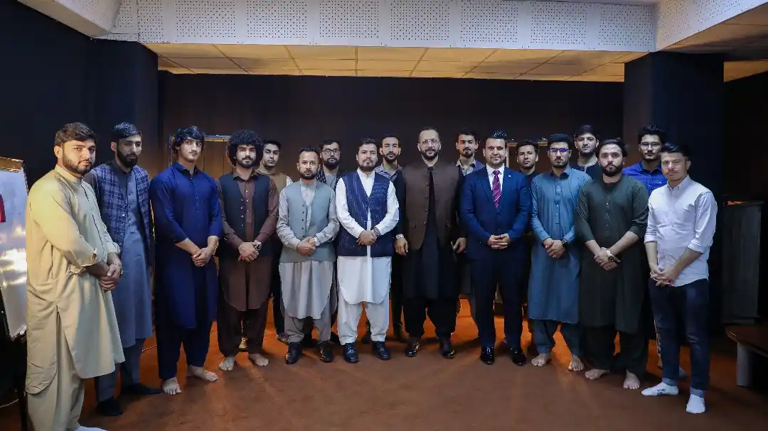 Image from Kardan University: *د دوبلاژ او غږ جوړونې د بریالیتوب راز* د کاردان پوهنتون ژورنالیزم ډی...