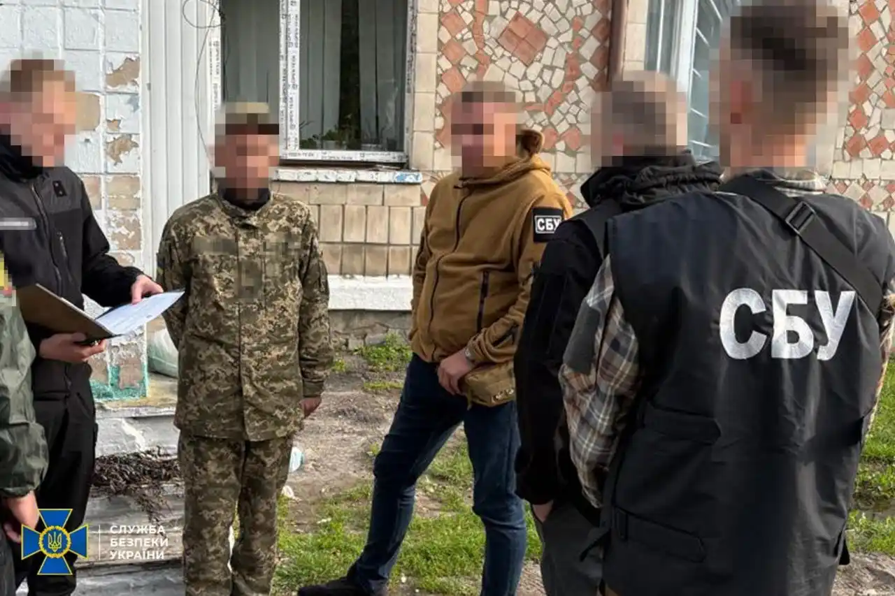 Image from Ukraine NOW: *"Кріт" у ЗСУ наводив ворожі удари на свою ж військову частину* За да...