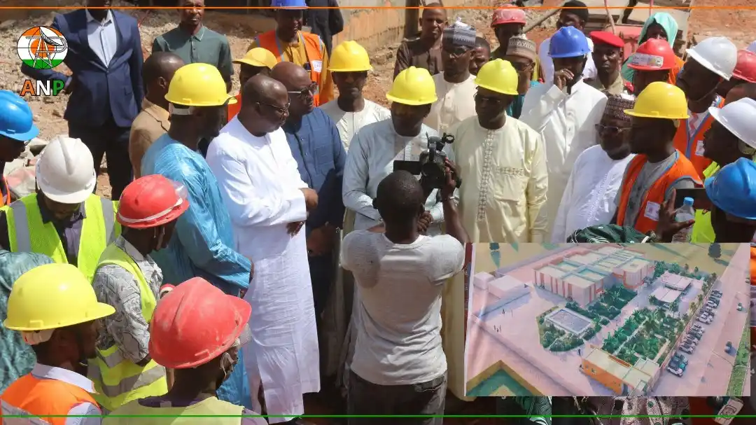 Image from Agence Nigérienne de Presse (ANP): Les ministres de la communication du Niger et du Tchad sur le chantier...