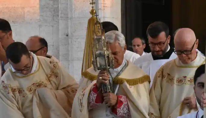 Image from Diocesi di Molfetta-Ruvo-Giovinazzo-Terlizzi: *Solennità del Corpus Domini 2025* La Chiesa di Molfetta si prepara a...
