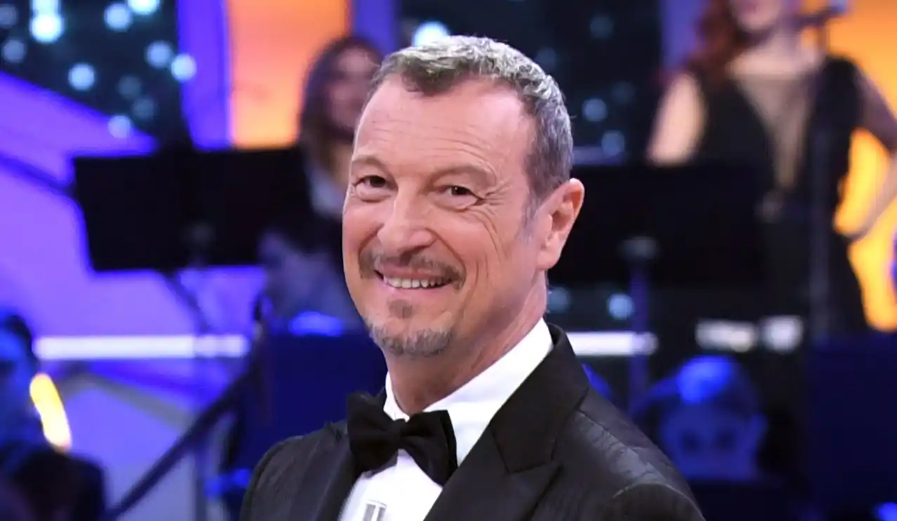 Image from Libero Magazine: Amadeus, ascolti da brividi e lui ironizza: “Vuole più bene a me che a...