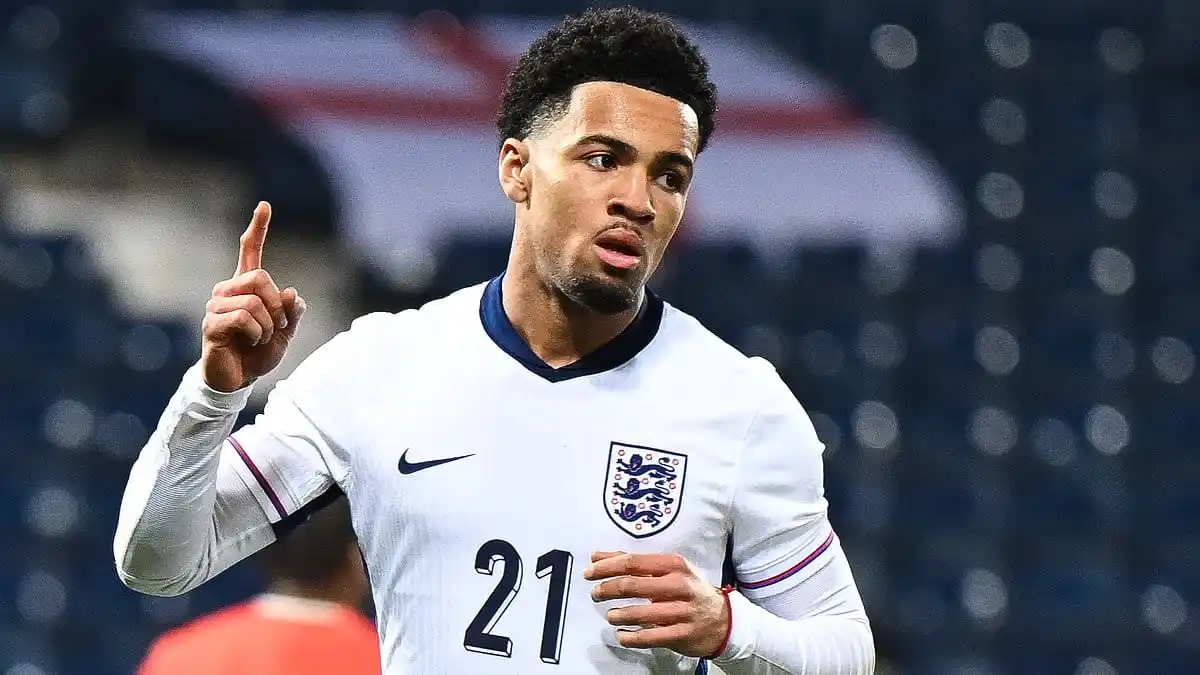Image from Mail Sport | Arsenal 🔴: Arsenal's rising star Ethan Nwaneri reveals Mikel Arteta's advice duri...