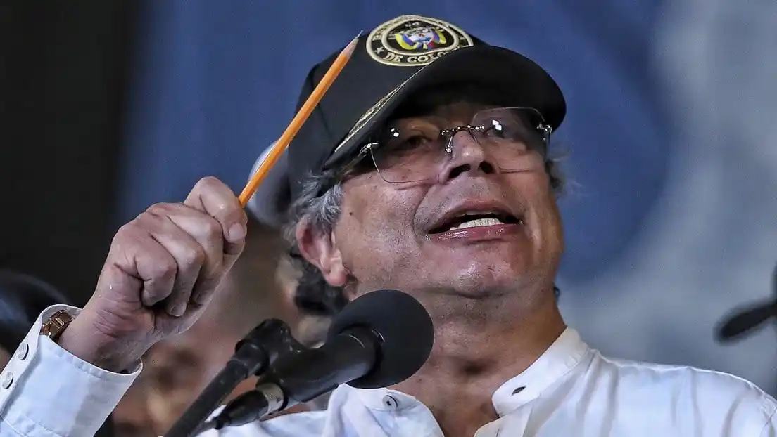 Image from RT en Español: 🇨🇴🥳 *"Un hito no solo financiero sino histórico": Colombia comenta ...