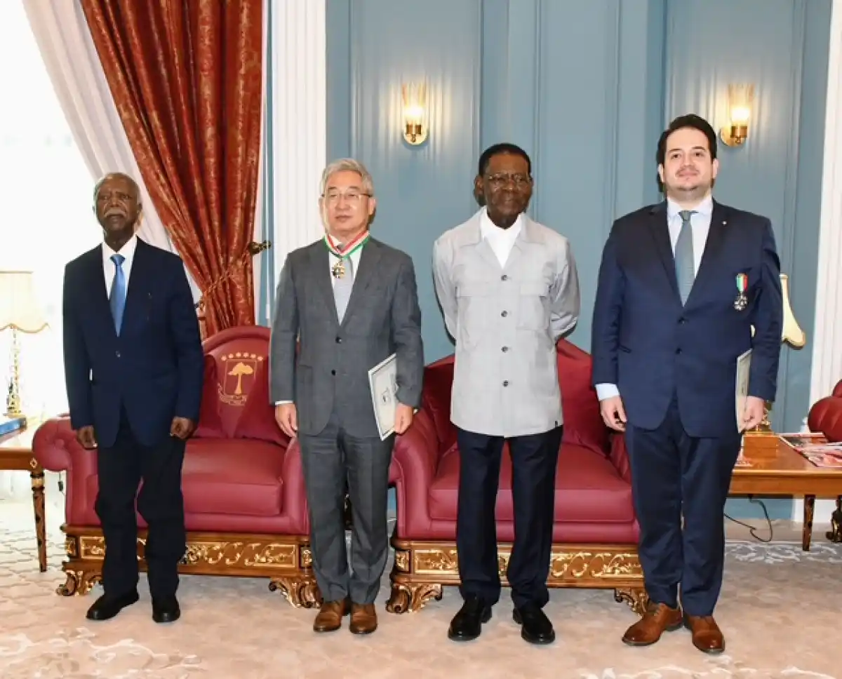 Image from LA VICEPRESS 🌐ℹ️: *El Gobierno reconoce el aporte de la constructora Ssangyong en el paí...