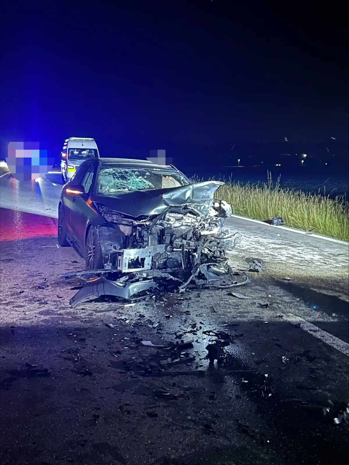 Image from Kantonspolizei Aargau: *Kölliken: Frontalkollision im Ausserortsbereich fordert drei Schwerve...