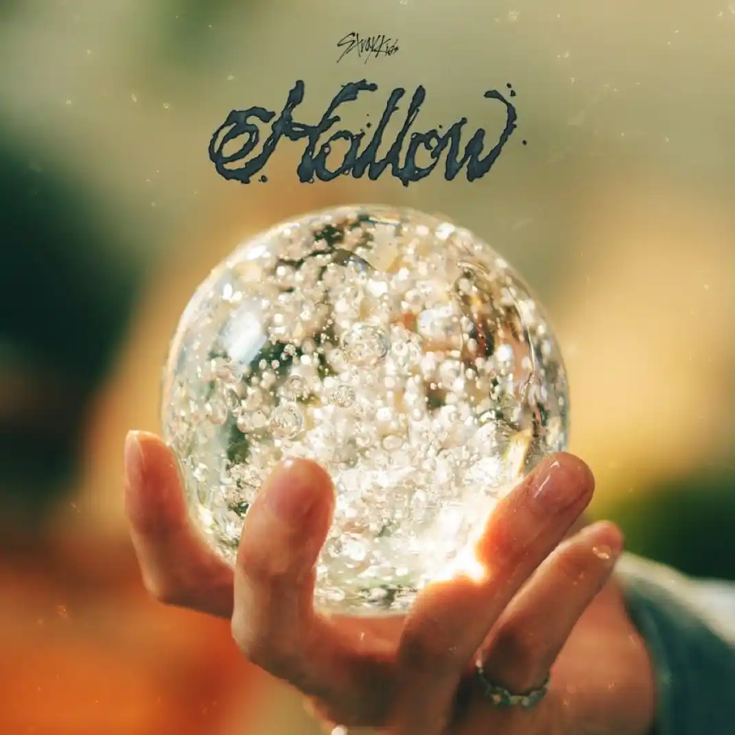 Image from STRAY KIDS - BREAKING NEWS ✨🌿: [📊| ꜱᴋᴢ ʙʀᴇᴀᴋɪɴɢ ɴᴇᴡꜱ]  <Hollow> EP de Stray Kids debuta en Spotify c...